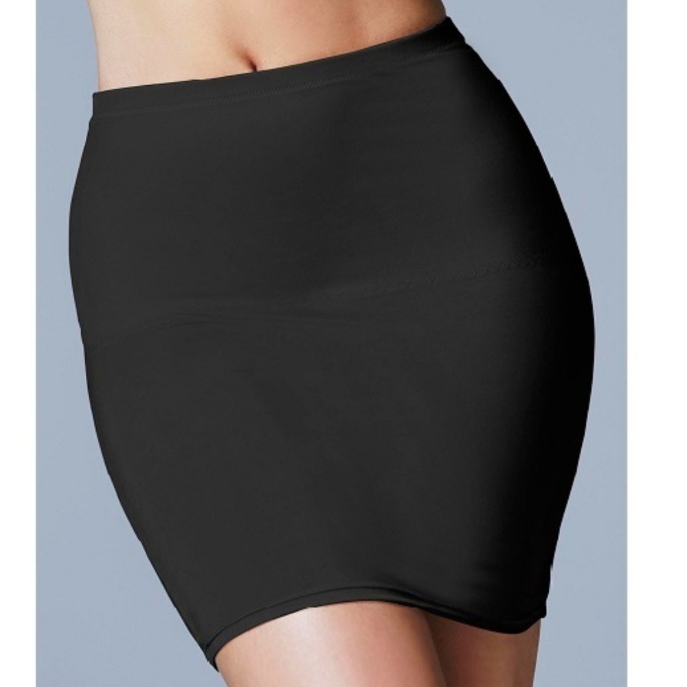 MAGISCULPT MEDIUM CONTROL HALF SLIP - BLACK SIZES 18 & 20 (NEW WITH TAGS)